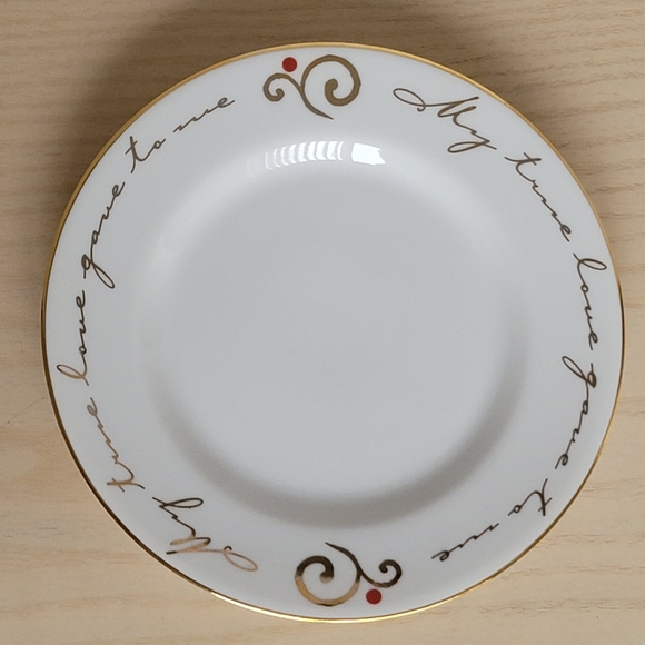 Pier 1 Cup and Saucer 12 Days Of Christmas On The First Day Partridge Gold Trim - Picture 5 of 16